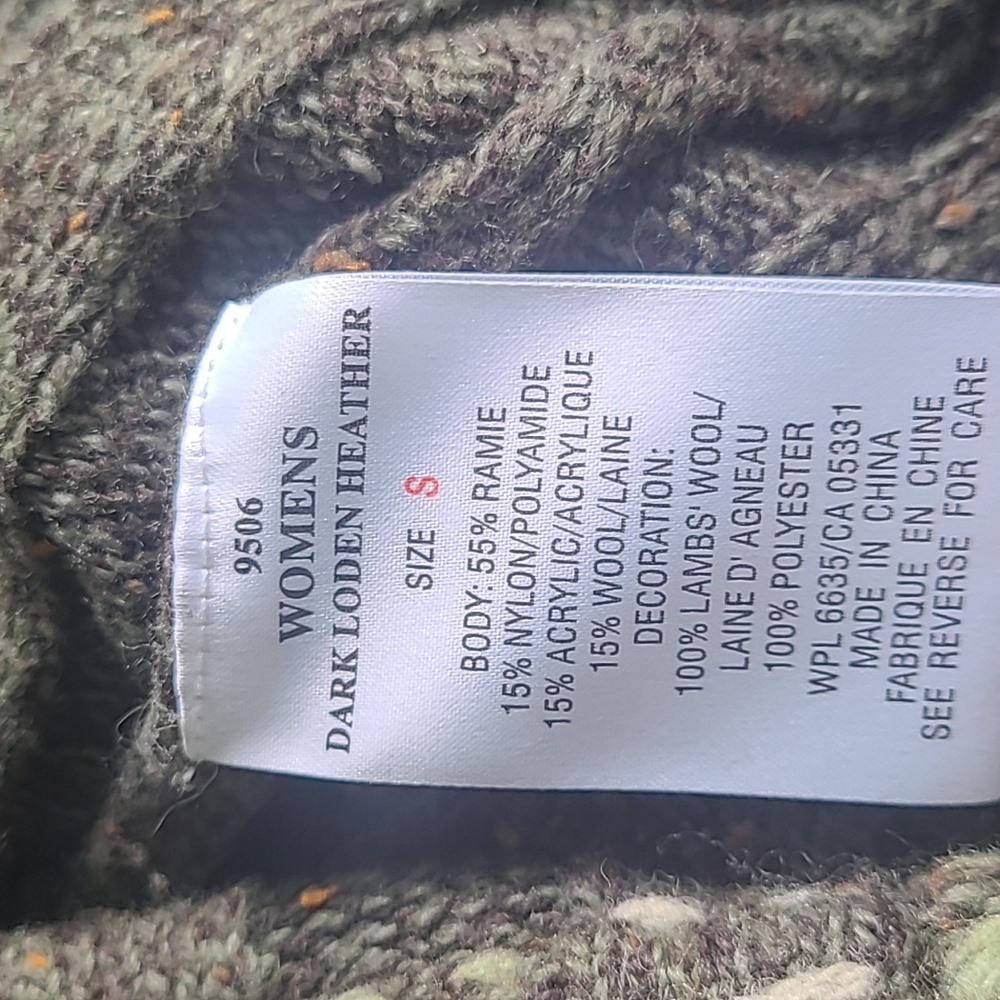 sold WOOLRICH SANTA CHRISTMAS SWEATER SIZE SMALL - Picture 5 of 11